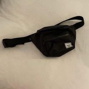 Herschel seventeen hip pack in black.